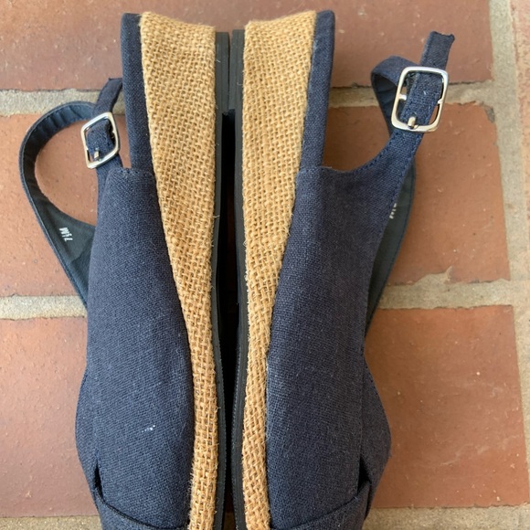 NWT Annie Black Canvas Slingback Wedge Heeled Shoes - Picture 4 of 9